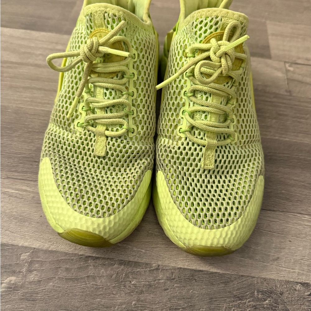 Nike Hurrache Women’s Sz 7.5